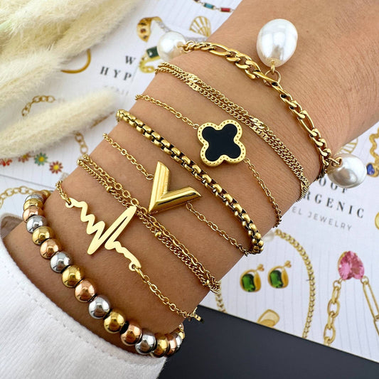 Ann-Viraa Vivid Initial Bracelet
