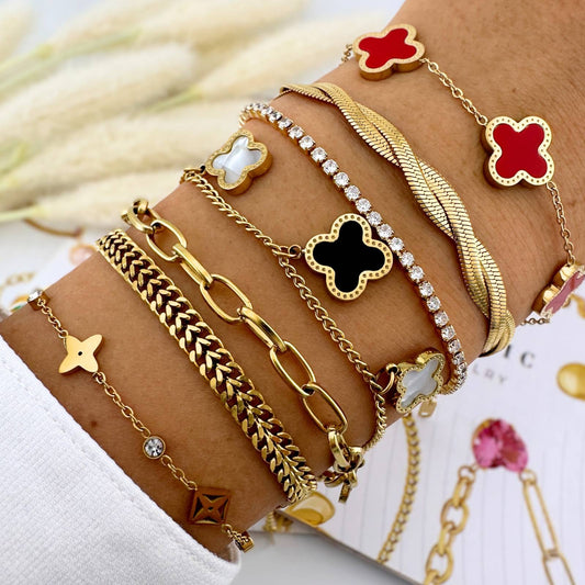 Ann-Viraa Four-Leaf Clover Bracelet