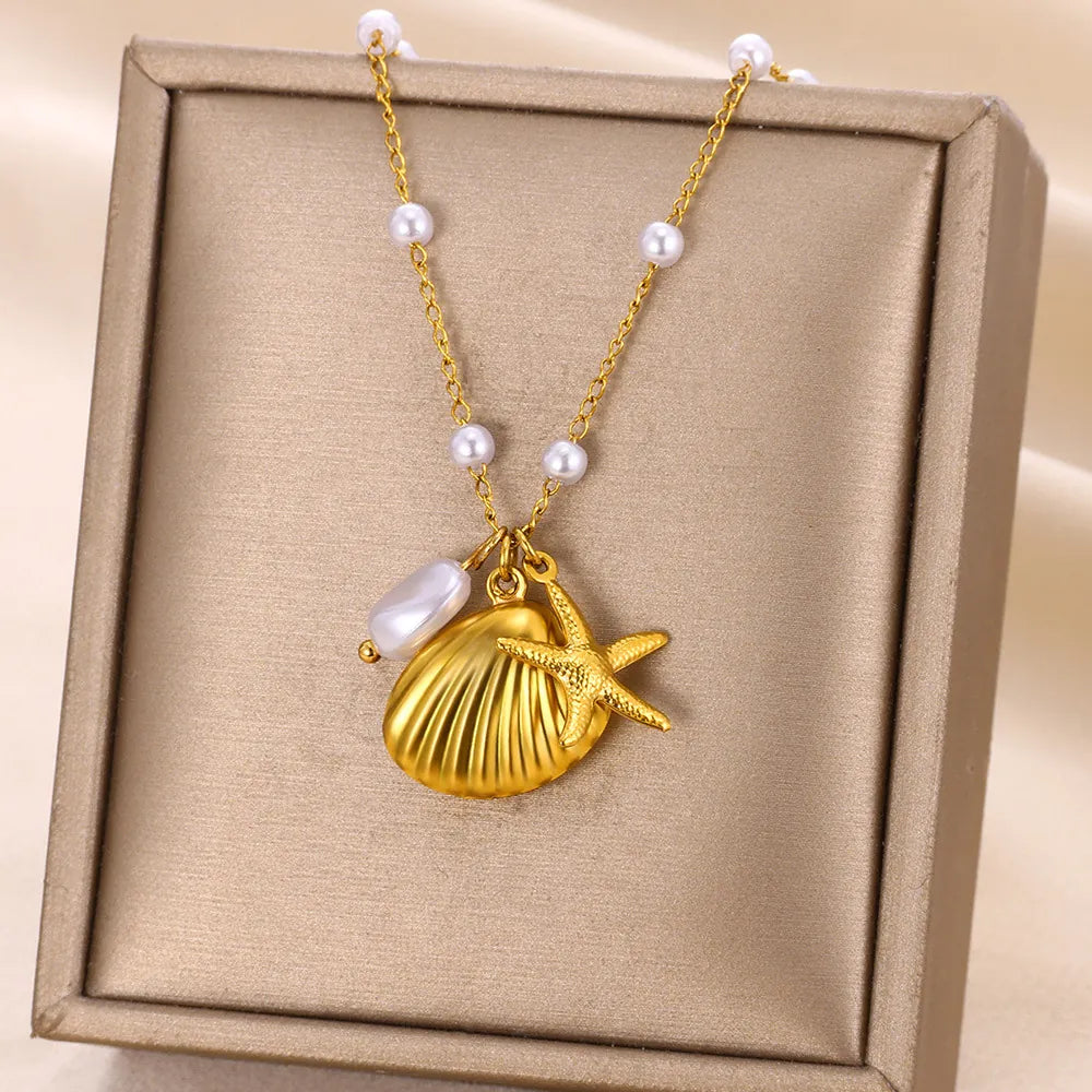 Coastal Charm Pearl Necklace